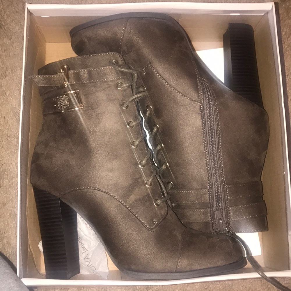 Sexy booties!